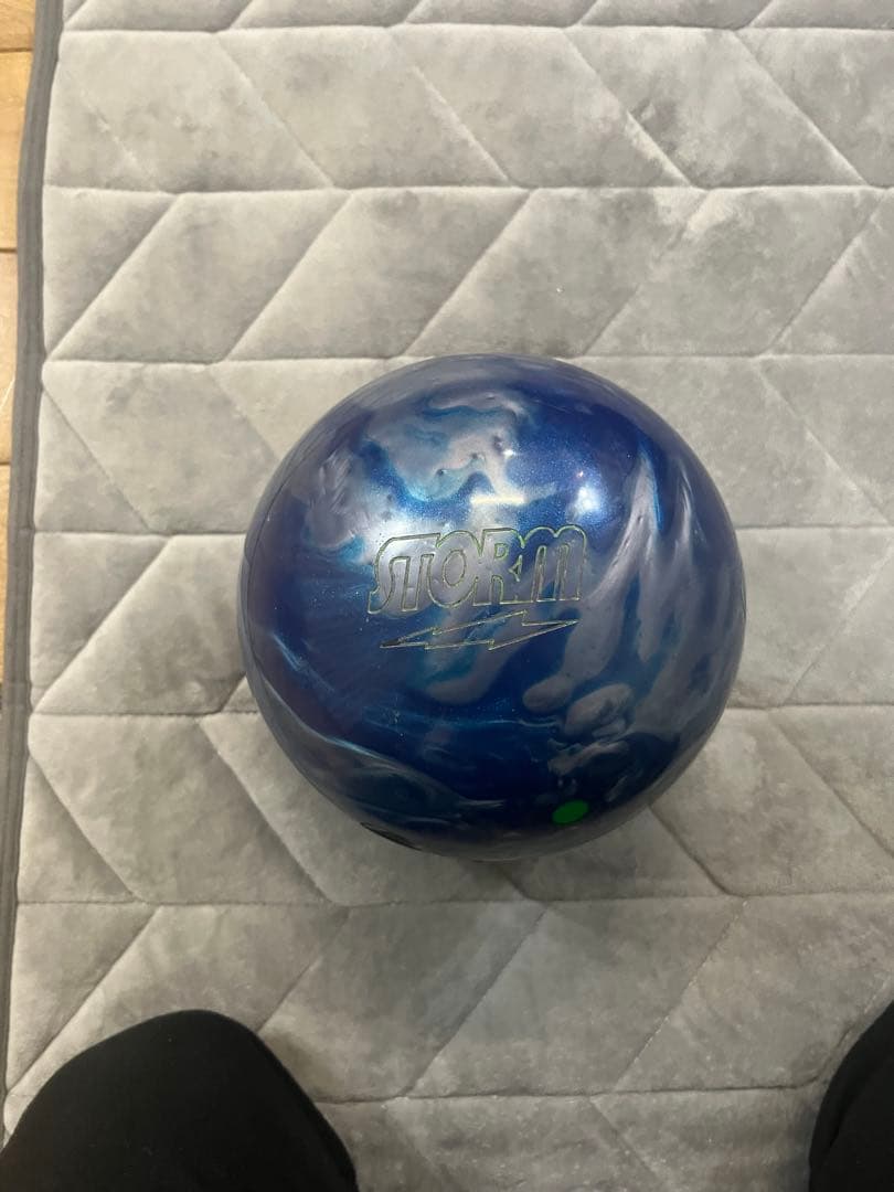 STORM ROAD WARRIOR ボウリングボール　15ポンド