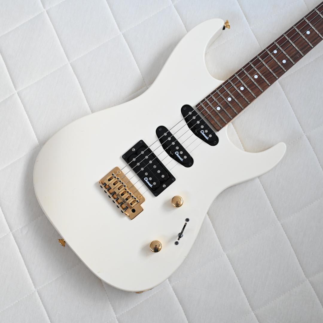 Charvel エレキギター ストラトタイプ ゴールドパーツ 中古 G021