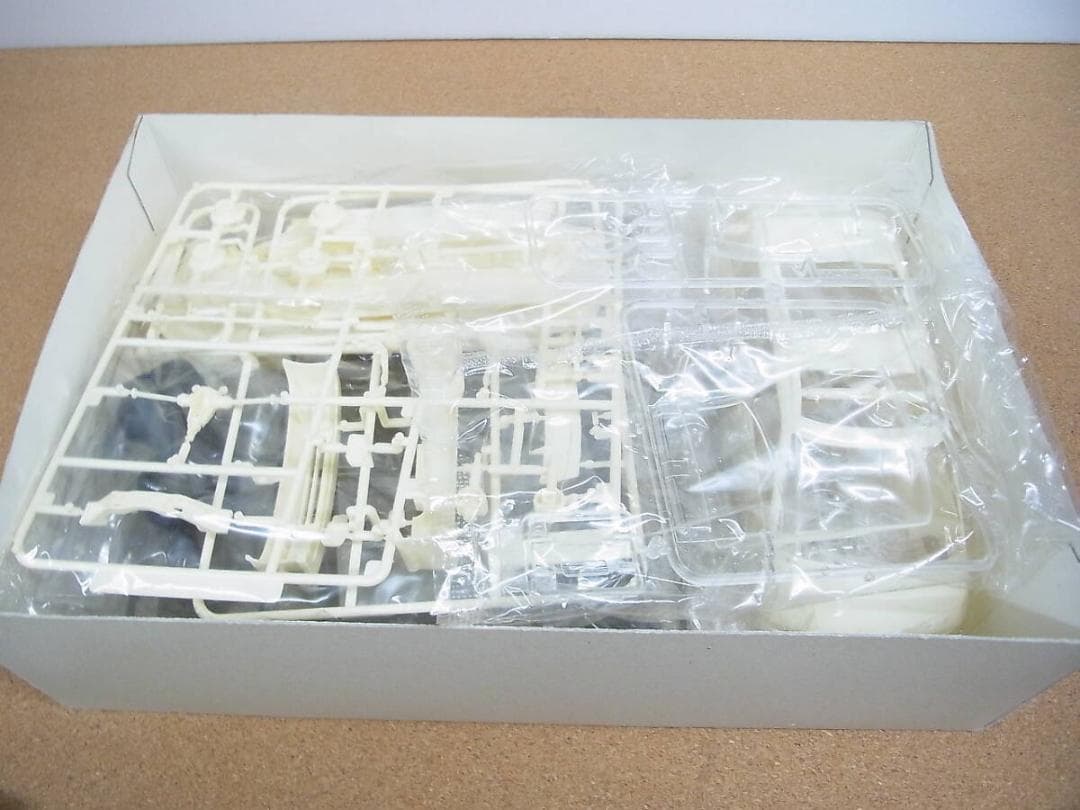 アオシマ TOPLINE　エスティマ　エクストラ　中期型