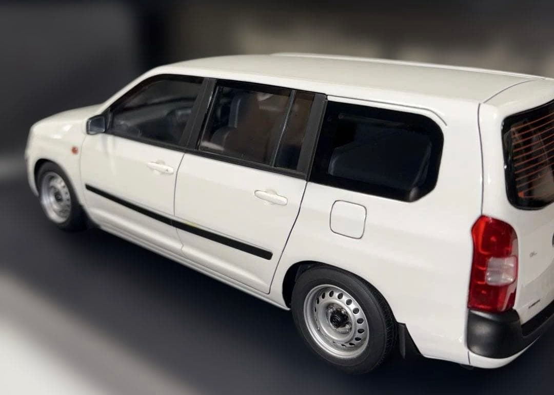 イグニションモデル Probox 1/18 プロボックス