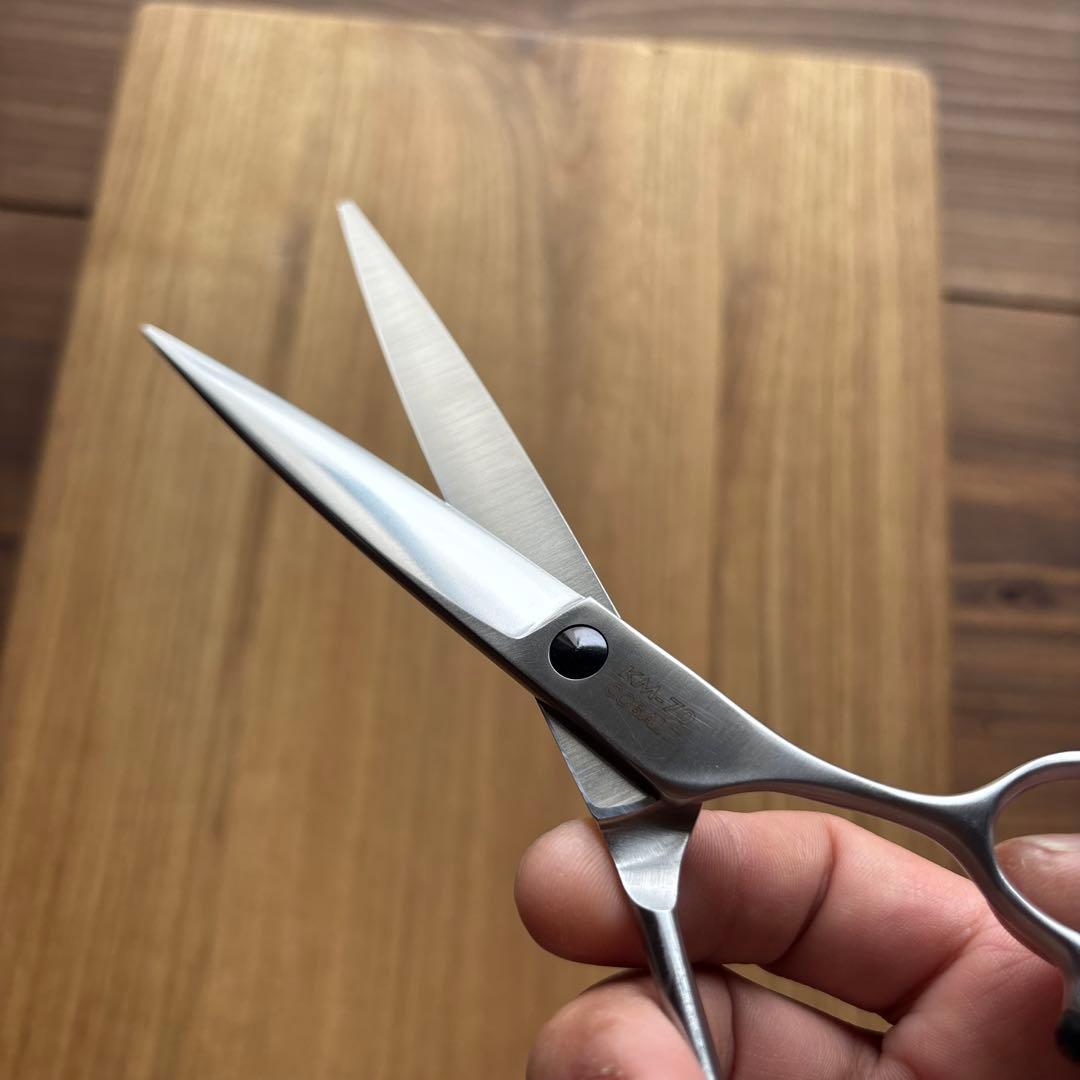 TAA 仕上げストレートシザー　KM-70 7インチ