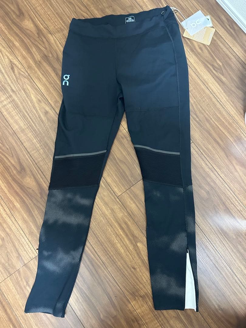 on ランニング　タイツ　新品未使用