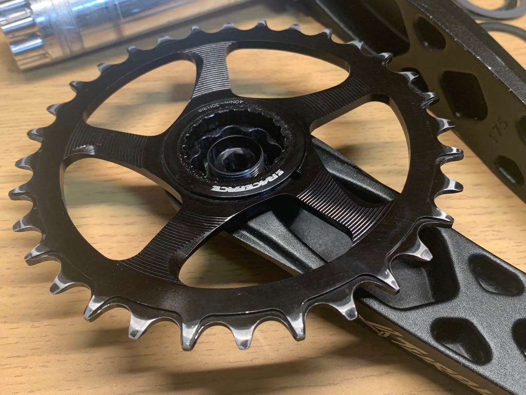 レースフェース　タービンクランク　175mm　中古