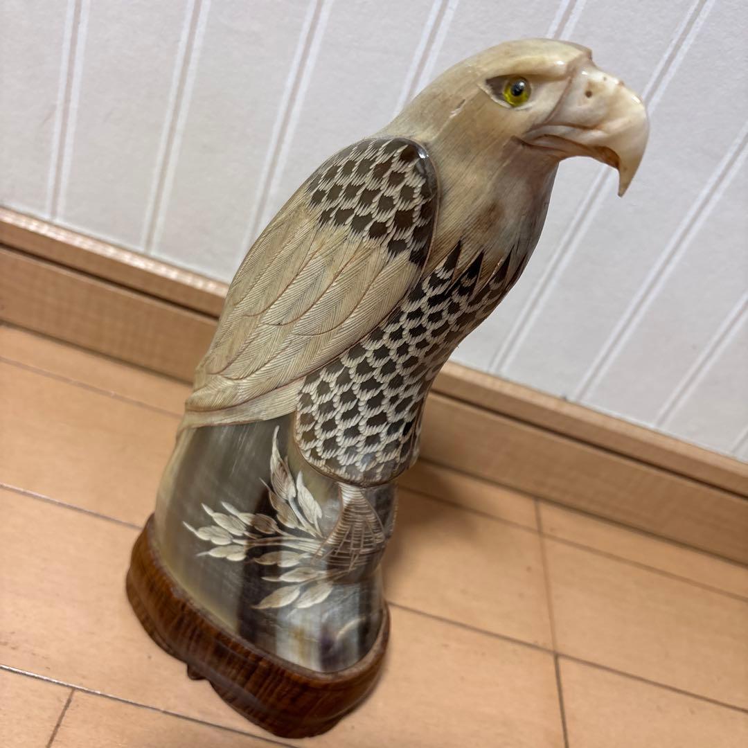 鷹の彫刻 約30cm