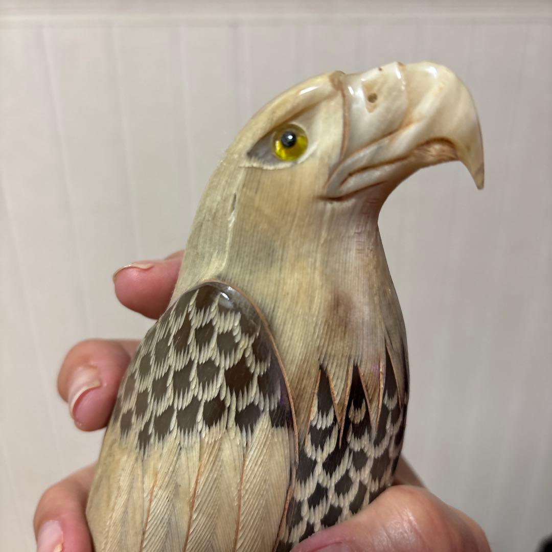 鷹の彫刻 約30cm