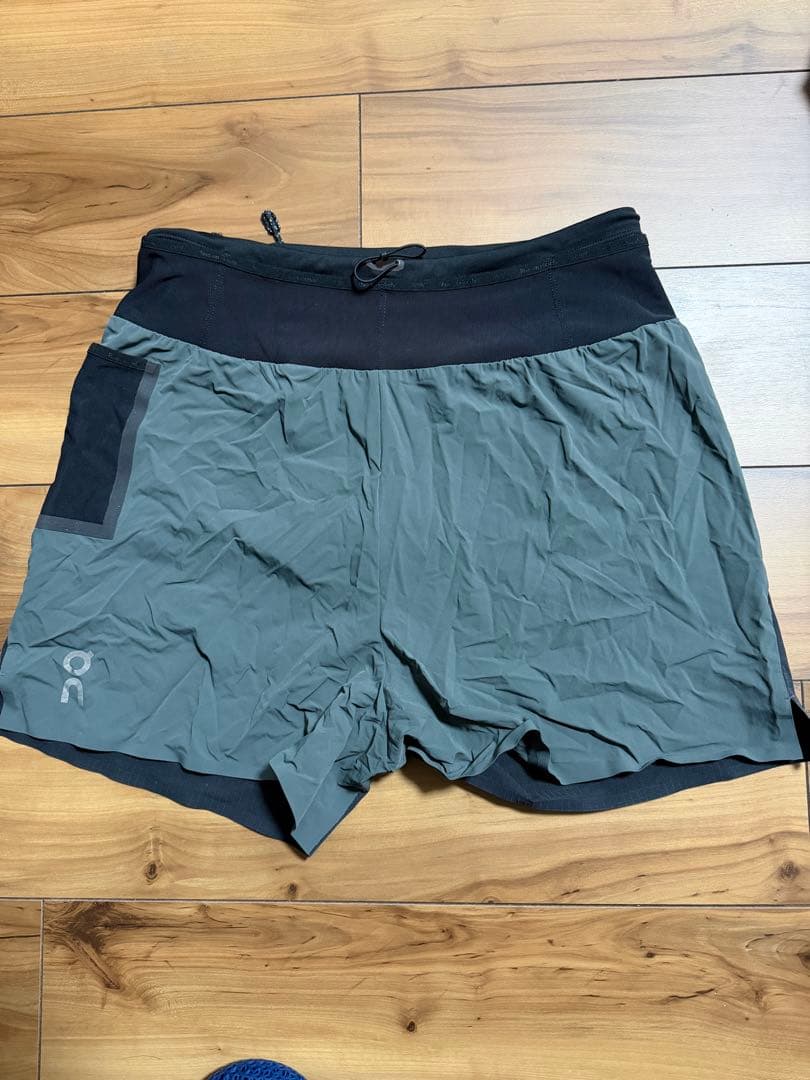 On Ultra Shorts サイズS GRAY
