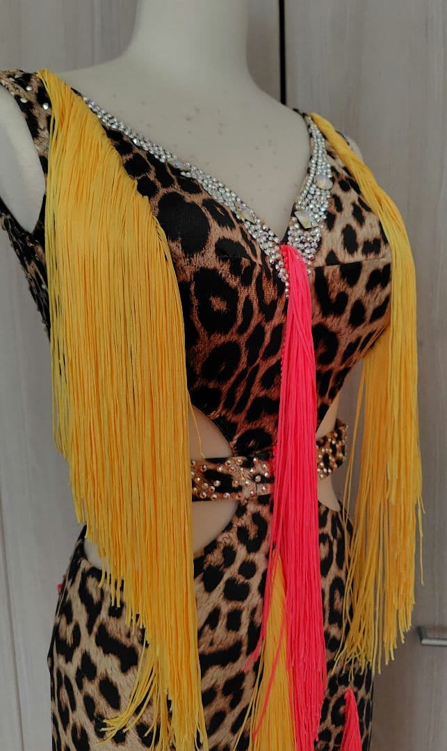 ヒョウ柄&ピンクとイエローフリンジ　ラテンドレス