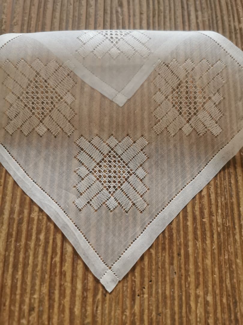 アンティーク シルクオーガンジー 透しドローンワークレース刺繍 スクエアドイリー