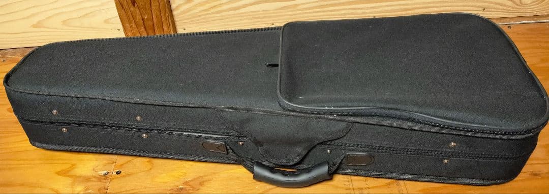 木製バイオリン フルサイズ 4/4 木製弓 • ケース・肩当・松脂付き