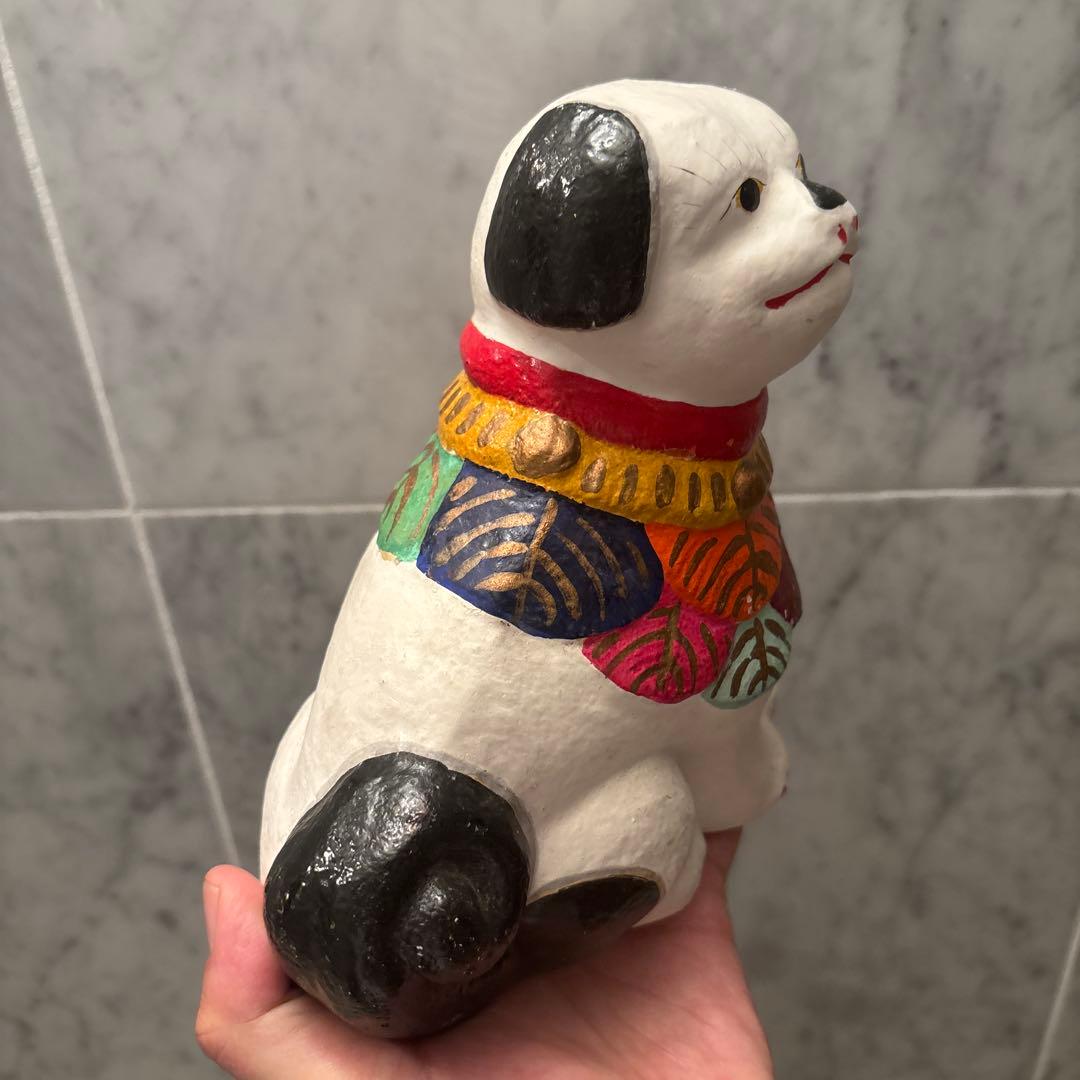 アンティーク大正から昭和　郷土玩具 手描きの瞳やまつ毛、前掛けが美しく芸術的な犬