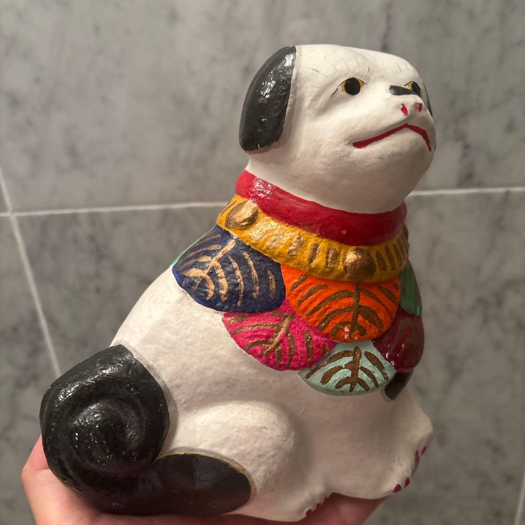 アンティーク大正から昭和　郷土玩具 手描きの瞳やまつ毛、前掛けが美しく芸術的な犬