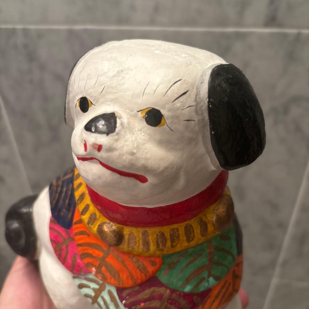 アンティーク大正から昭和　郷土玩具 手描きの瞳やまつ毛、前掛けが美しく芸術的な犬