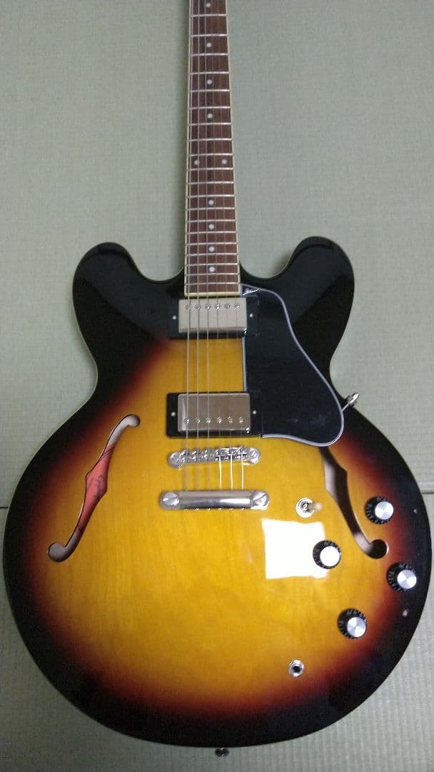 本日23時迄特価Epiphone セミアコースティックギターES-335