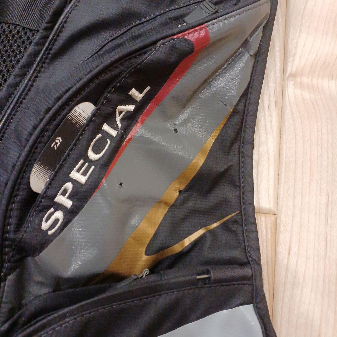 ダイワスペシャルショートベスト マスターブラック　Mサイズ