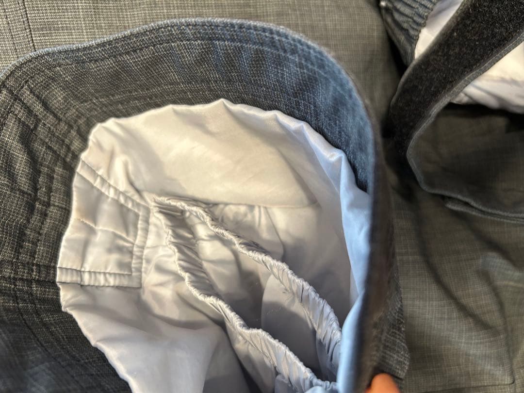 DESCENTEスキーウェアkids（シルバー/ピンク）パンツ　チャコールグレー