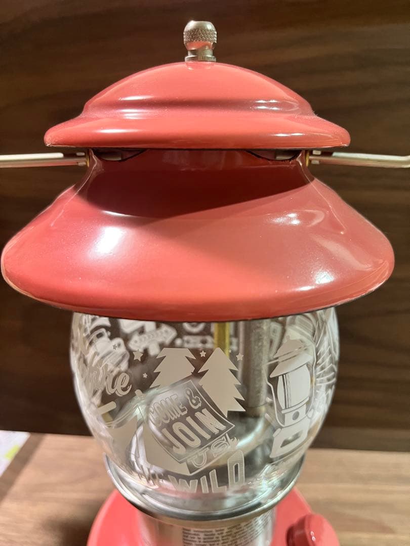 新品未使用　Coleman シーズンズランタン 2016 限定版　希少品ピンク