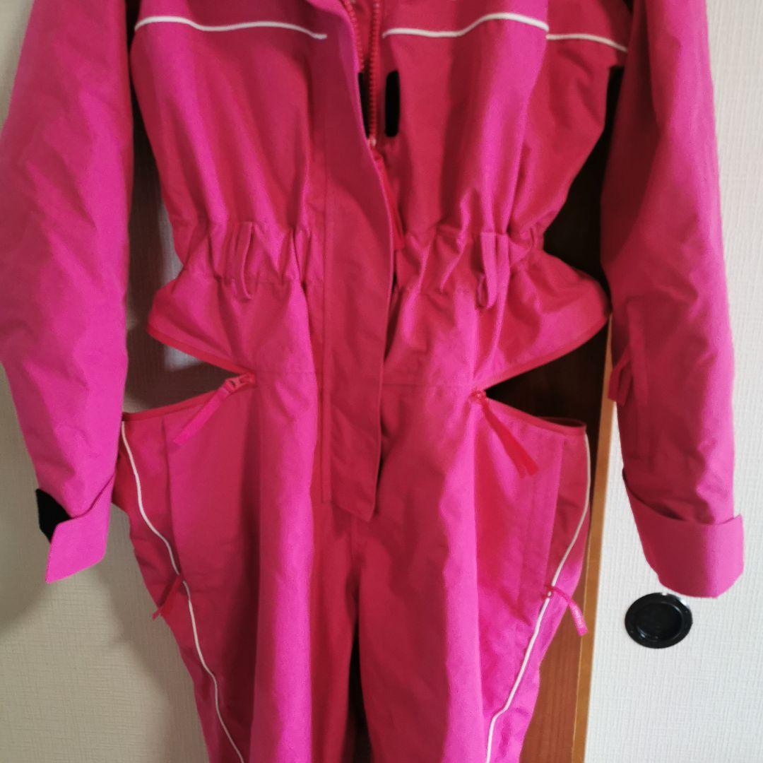 ピンクジャンプスーツ