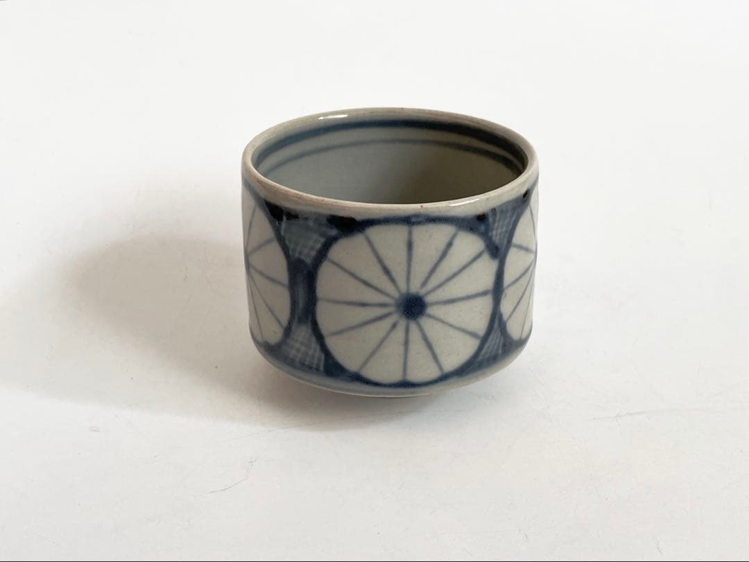 骨董　アンティーク　染付　菊文様　蕎麦猪口　コロ茶碗　半筒茶碗