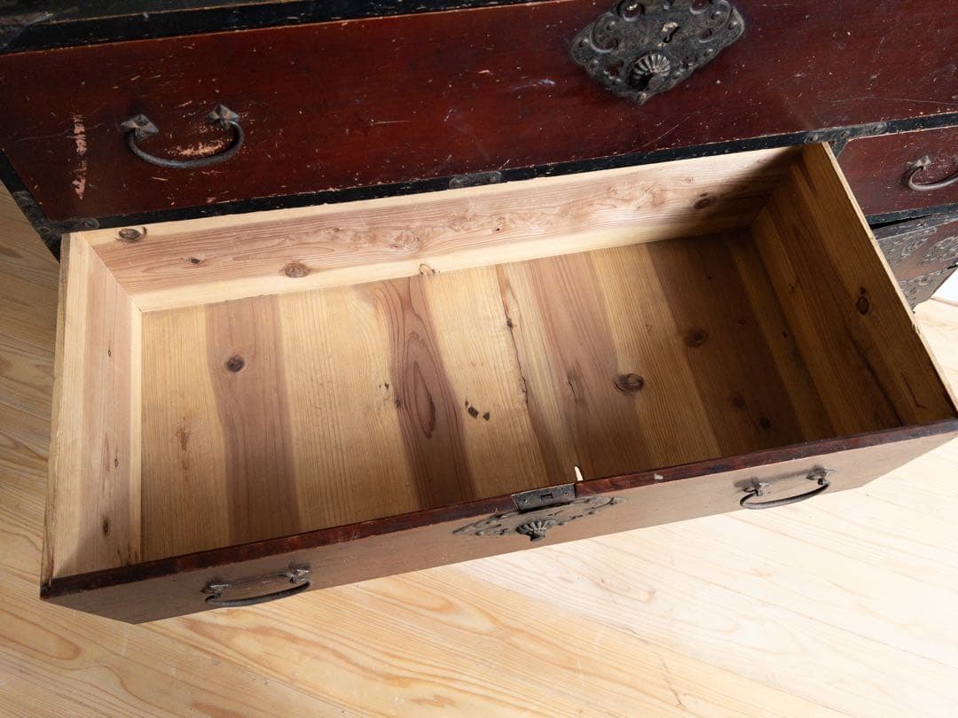 和箪笥　収納棚　4段　漆塗り　骨董　古道具　古家具　和家具　アンティーク