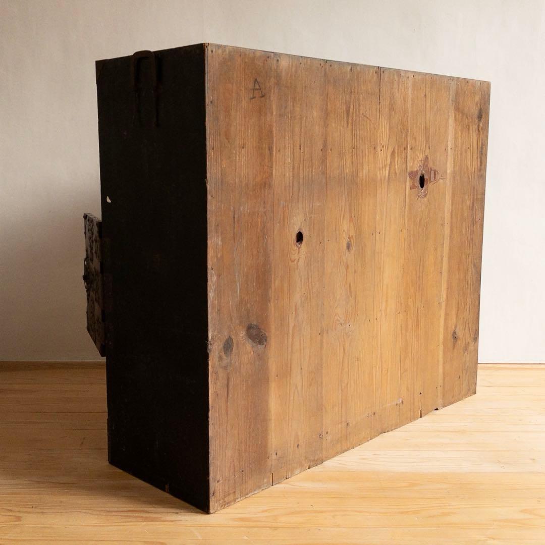 和箪笥　収納棚　4段　漆塗り　骨董　古道具　古家具　和家具　アンティーク