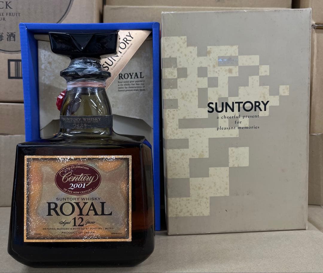 サントリー ロイヤル12年2001センチュリー記念ラベル700ml 43%