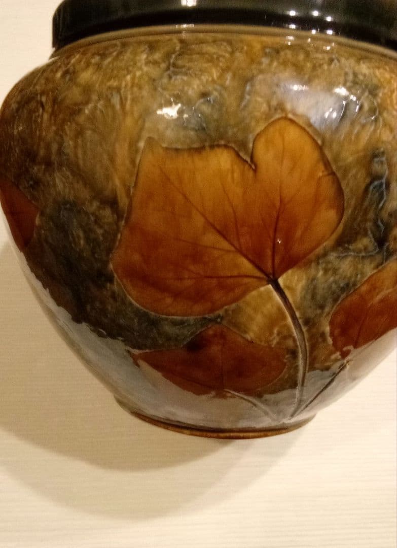 イギリス ロイヤルドルトン 1910年代 葉文壺 キズ有り