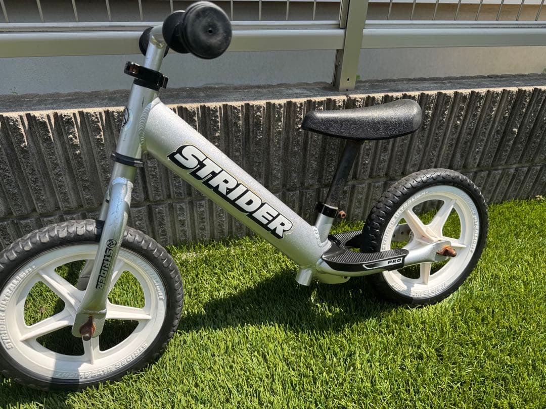 STRIDER 12 Pro バランスバイク シルバー