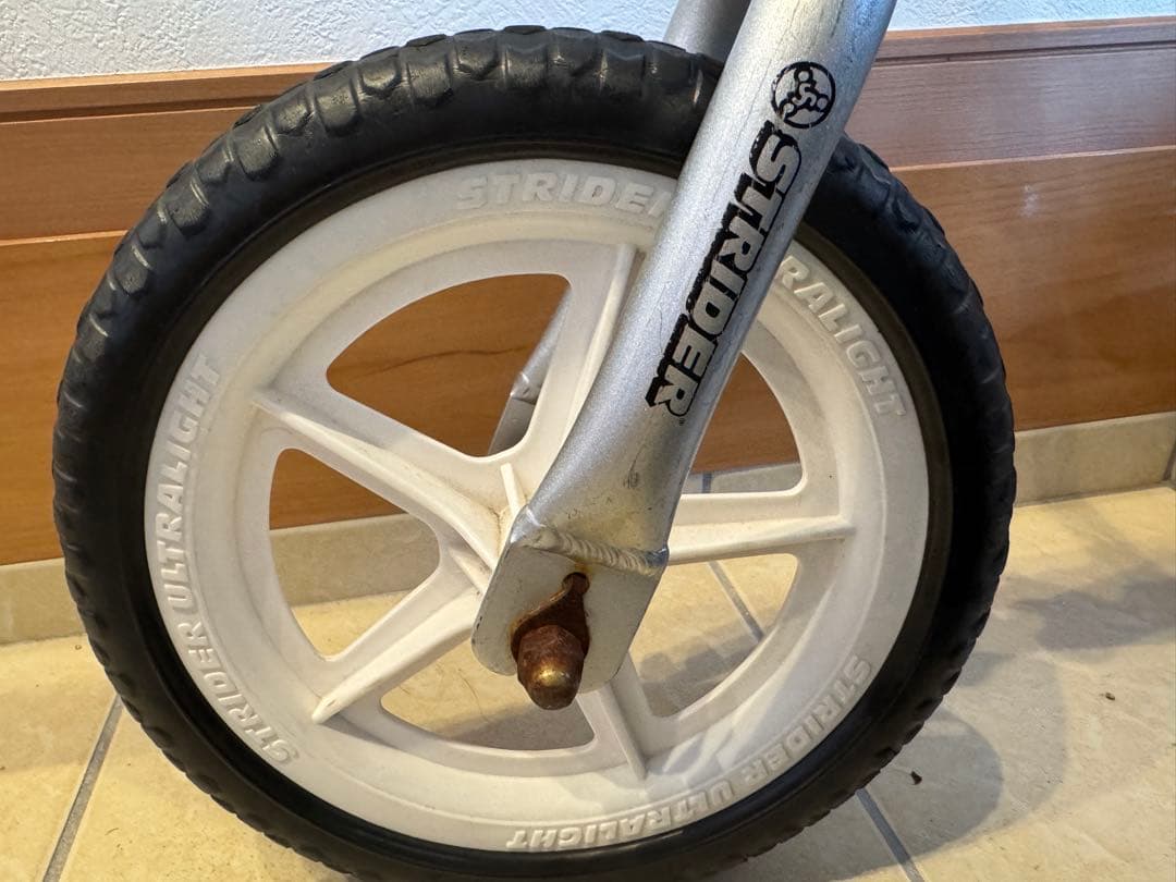 STRIDER 12 Pro バランスバイク シルバー