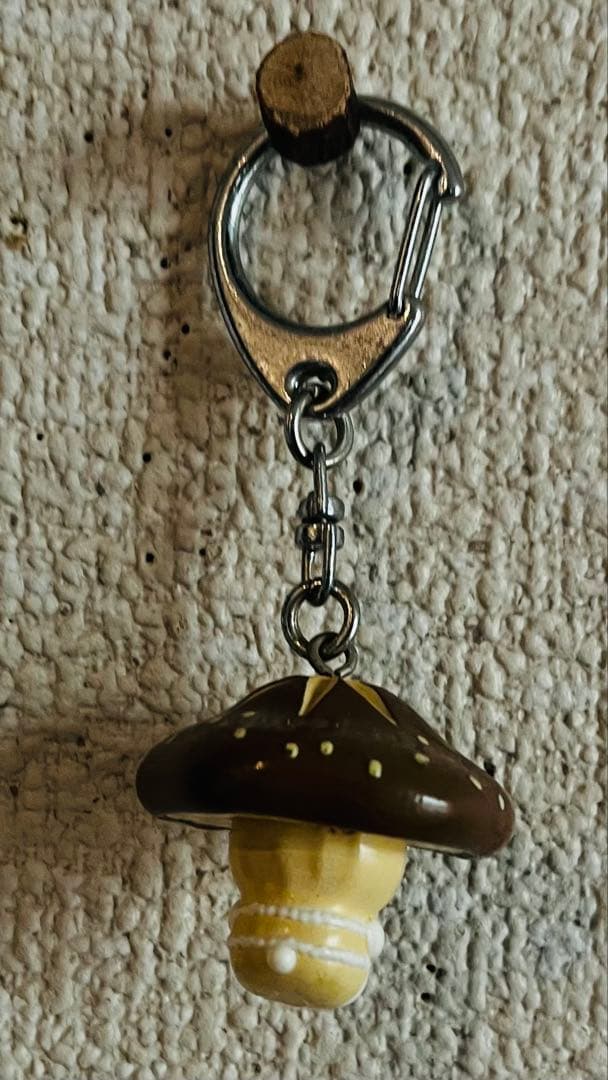 ご当地キティ　大分限定　椎茸　どんこ　マスコット　キーホルダ