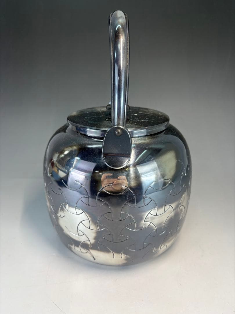 【中古品】清五郎造　銀いぶし独楽繋薬鏙（共箱）