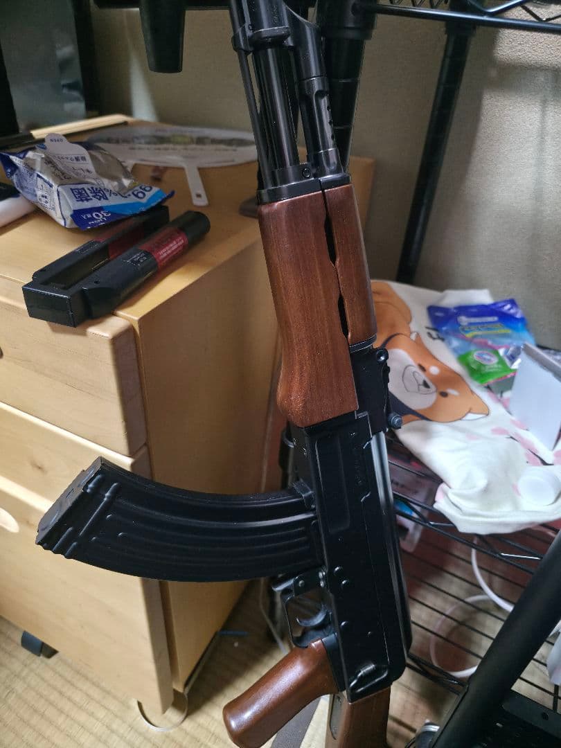 AK-47電動マルイ、やや使用感あり、充電器附属 値段交渉受け付けます