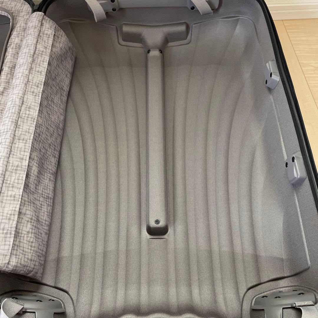 新品未使用　サムソナイト超軽量コスモライト　リニューアルモデル無料預入最大サイズ