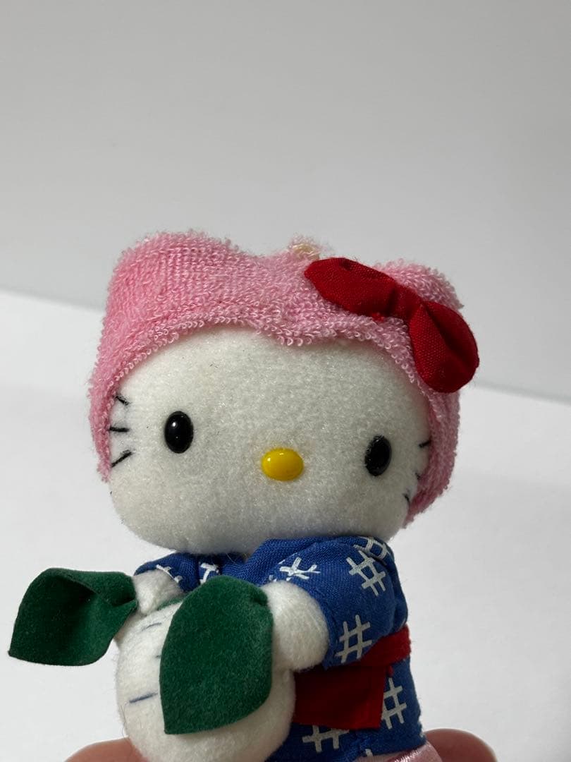 ハローキティ　ぬいぐるみキーホルダー　キティちゃん　鹿児島　桜島だいこん）