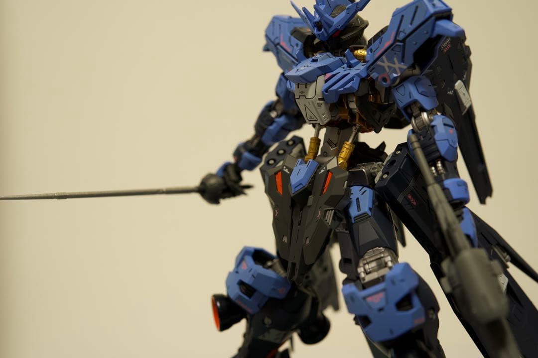MG 1/100 ガンダム ヴィダール 塗装済み 完成品 艶消仕上げ ガンプラ