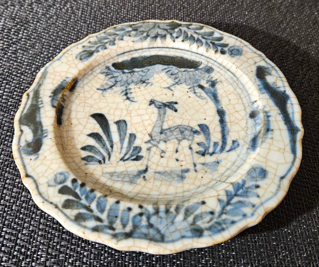 中国古美術　中国古陶磁器　中国古玩　中国南方系　青華　樹木に鹿の図　輪花　呉須皿