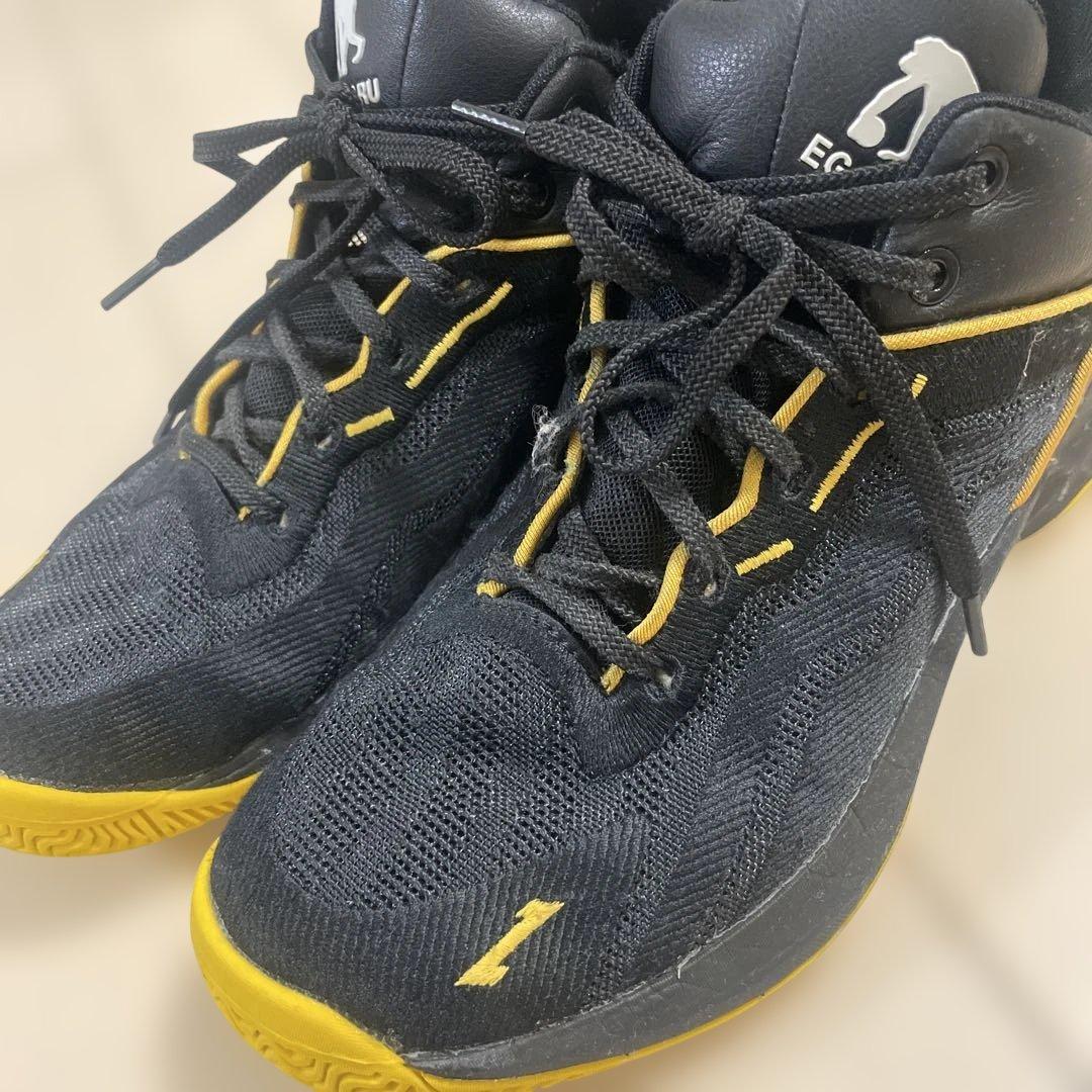 EGOZARU バスケットボールシューズ ブラック/イエロー25.5㎝