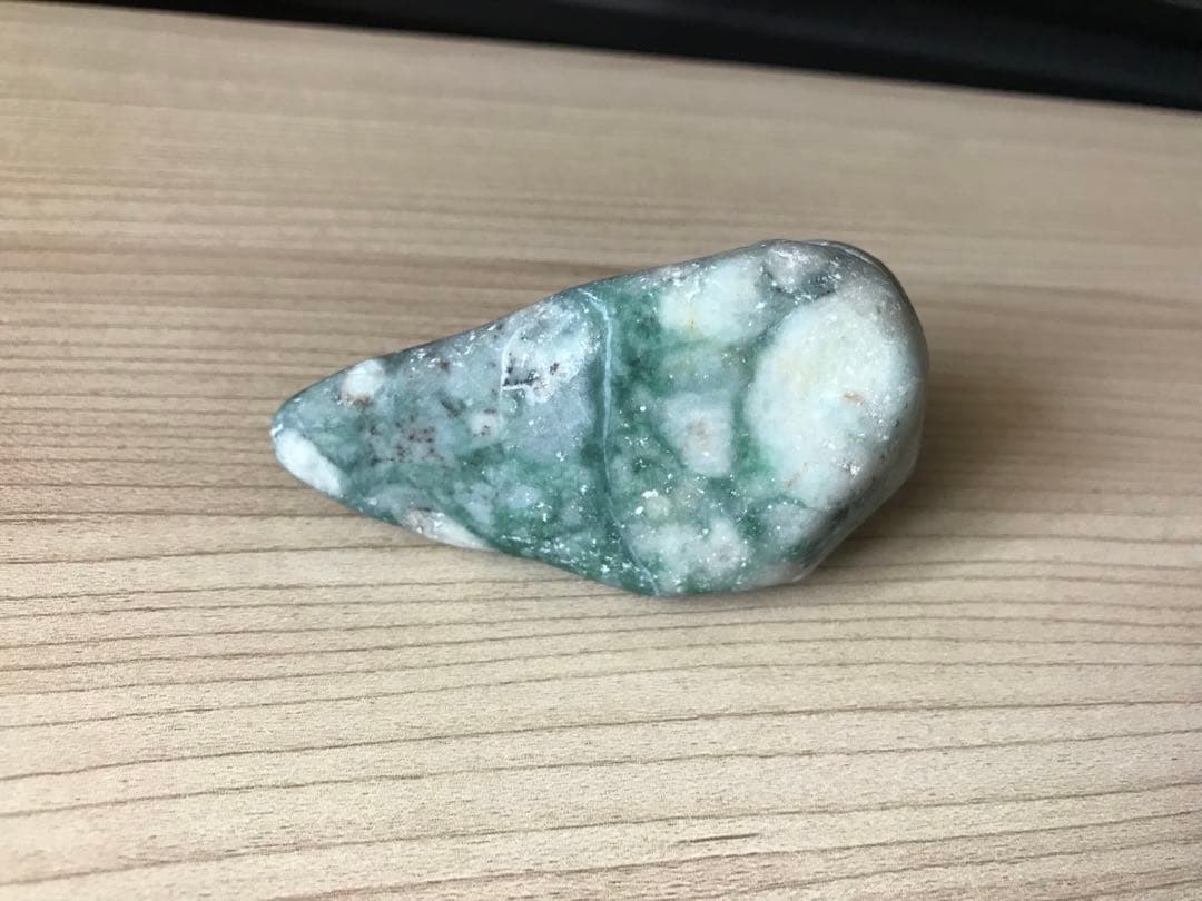 糸魚川翡翠　海石　親不知海岸　158g