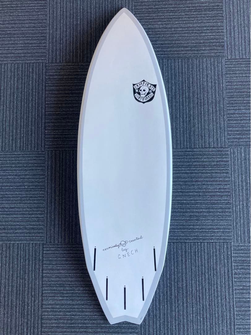 【新品アウトレット、送料込みに変更可】SANTACRUZ 5.8 Batmo