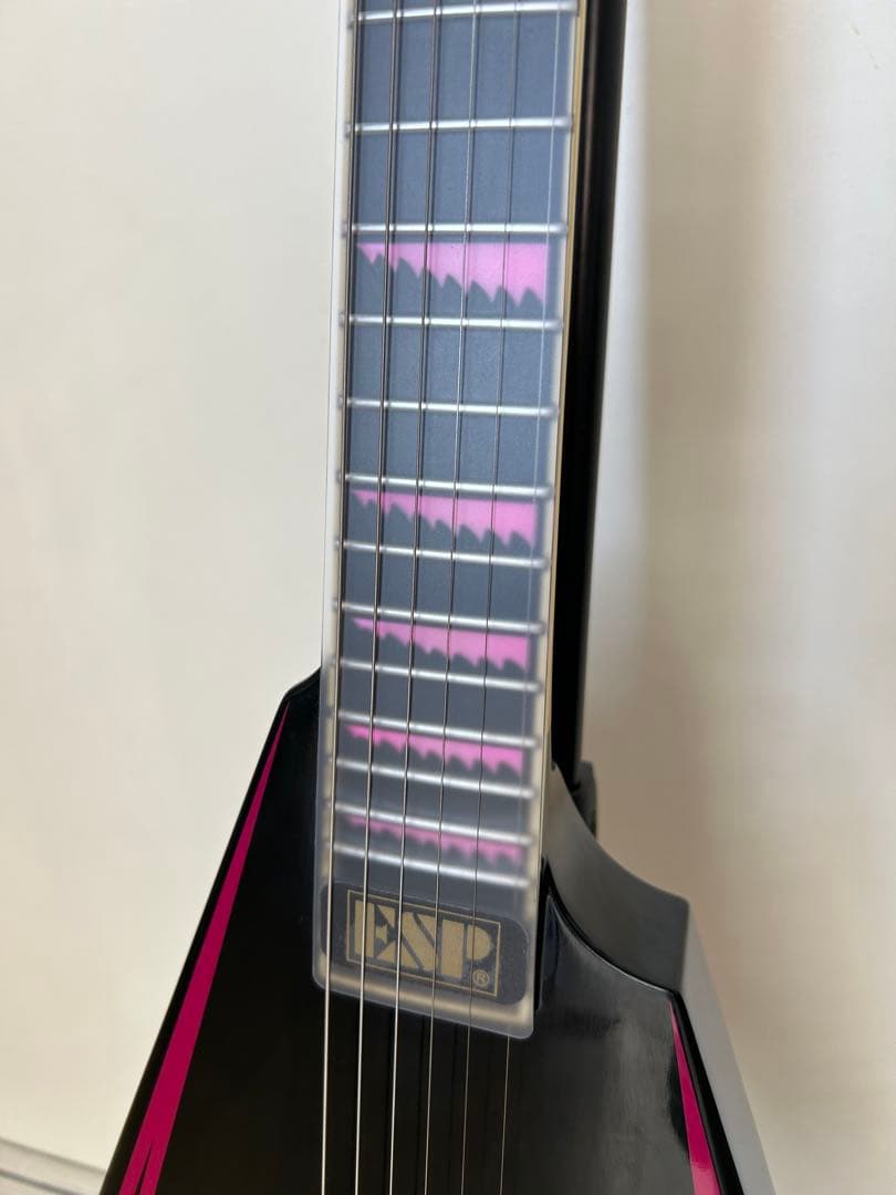 EDWARDS PINK SAWTOOTH、Alexi Laihoモデル