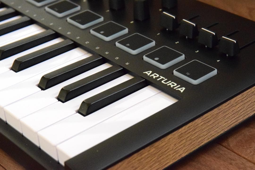 【極美品】ARTURIA MINILAB 3 MIDIキーボード（Black）