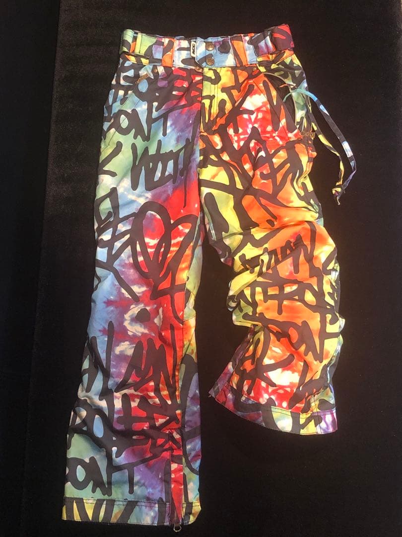 スキー　スノーボードウェア　140㎝ カッコ良すぎる！ ウェア上下 子供