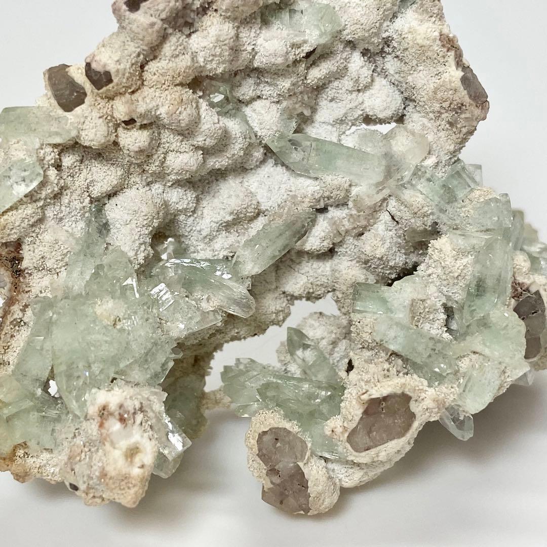 グリーンアポフィライト　魚眼石　鉱物標本　原石　天然石　ストーン　インド