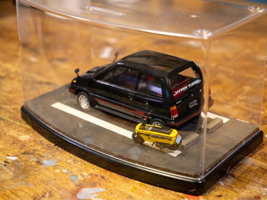 塗装完成済ジオラマケース付き　タミヤ　ホンダシティ　ターボ 1/24