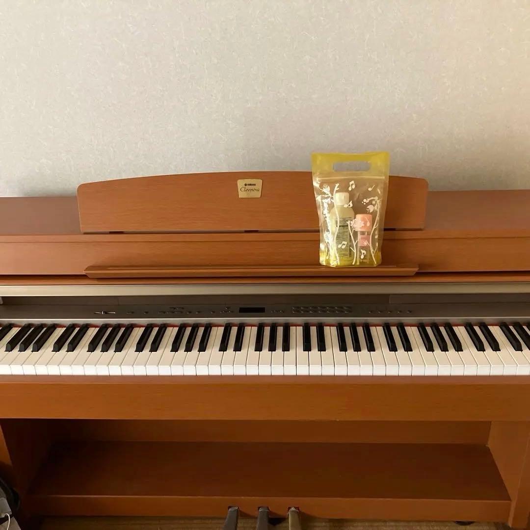 YAMAHA CLP−330 電子ピアノ ブラウン ペダルセット付きます