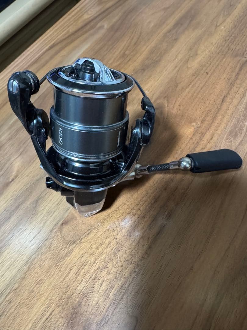 シマノ 23ヴァンキッシュ C2000S エリアトラウト　カーボンハンドル