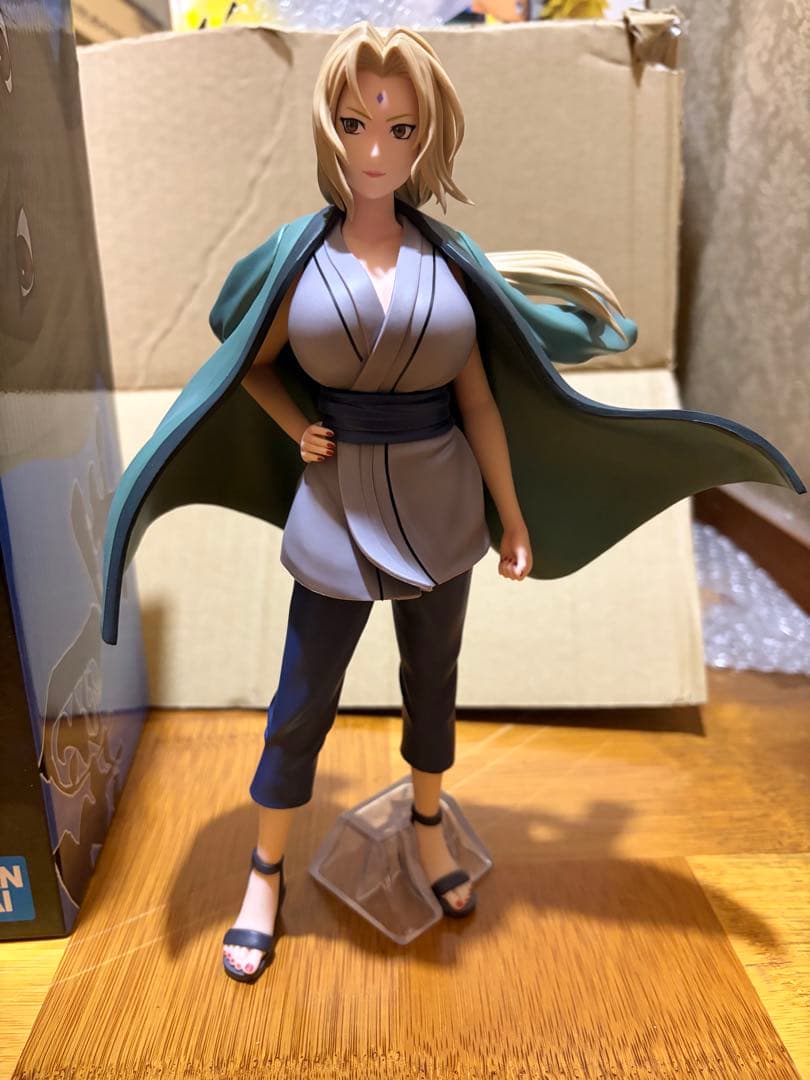 一番くじ NARUTO疾風伝 伝説の三忍　C賞 綱手 ナルト　フィギュア