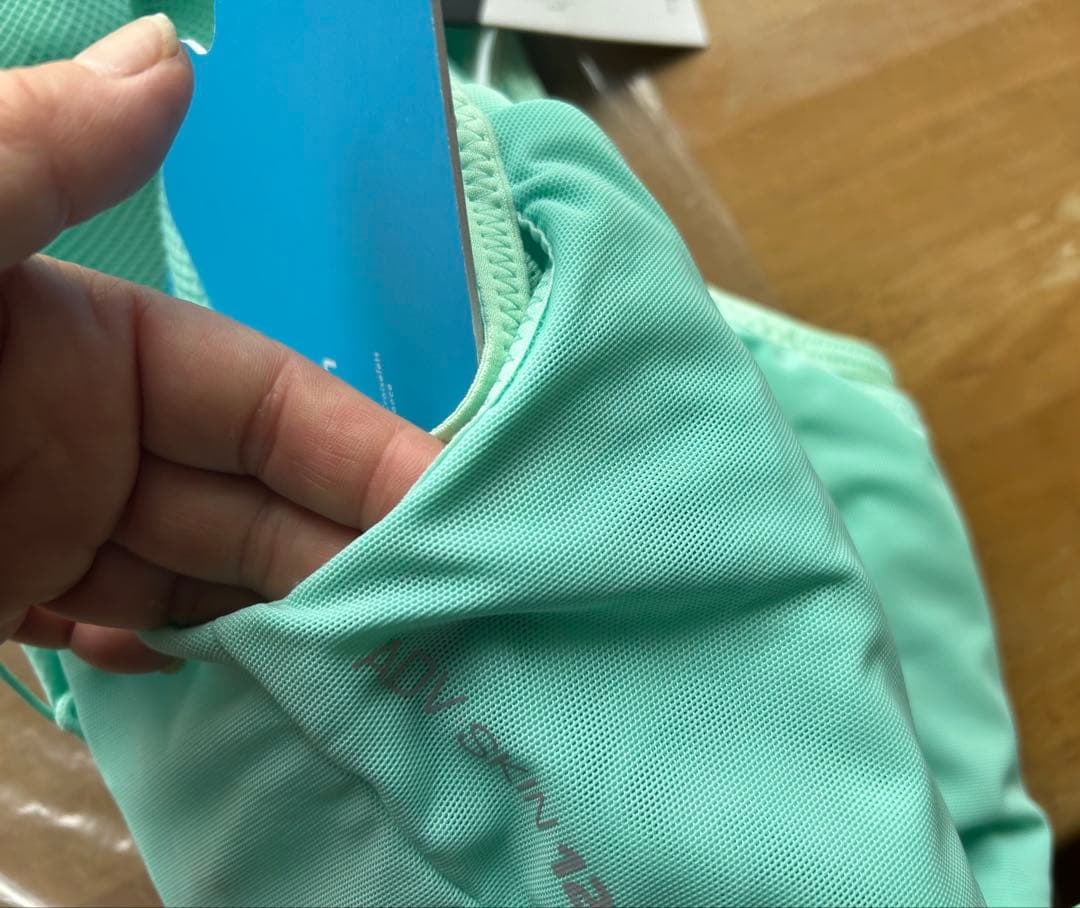 【新品未使用】レディース向け [サロモン] リュック12l フラスク付