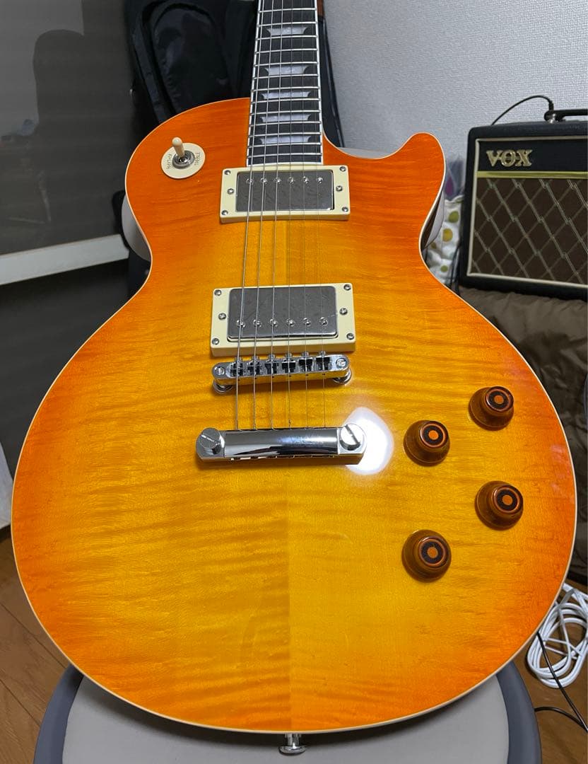 中華製レスポールオレンジ 控え目な虎杢 ロゴはUSメーカーのものに見えます