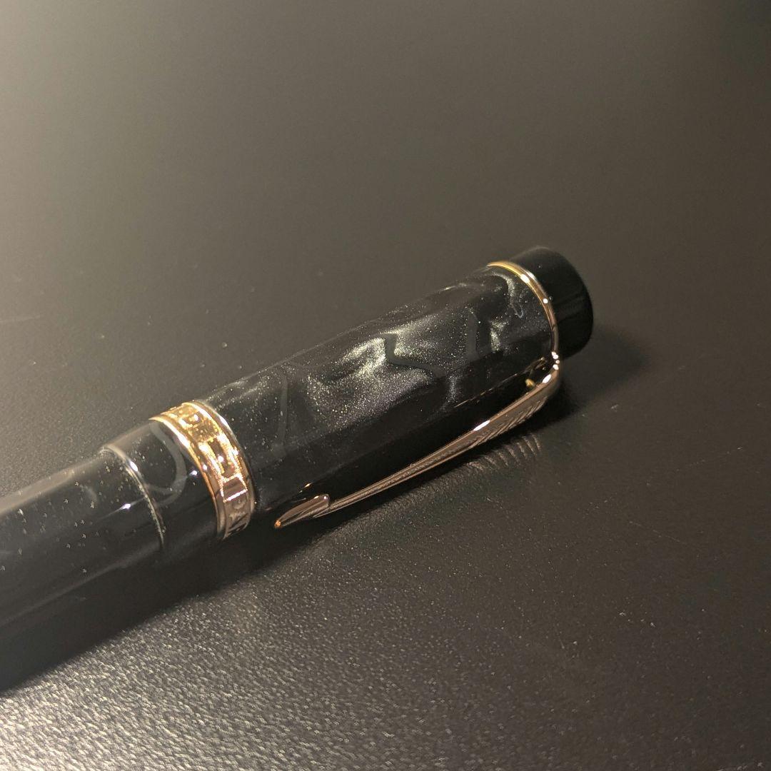 Parker Duofold 120周年記念限定モデル 'Lucky 8'