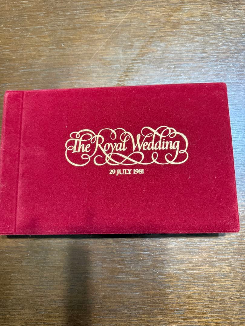 英国王室チャールズ皇太子 ダイアナ妃 ご結婚記念切手&クラウン貨